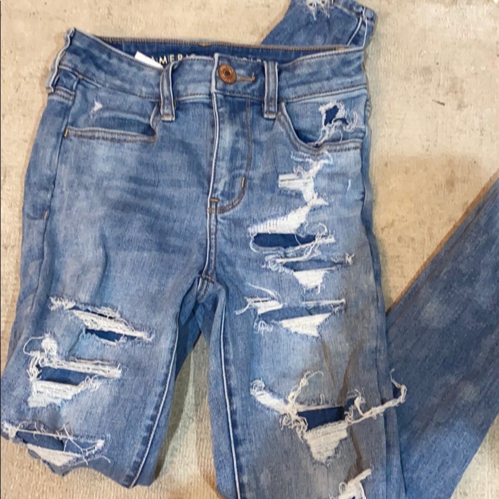 American Eagle Light/Acid Wash Ripped Skinny Jeans